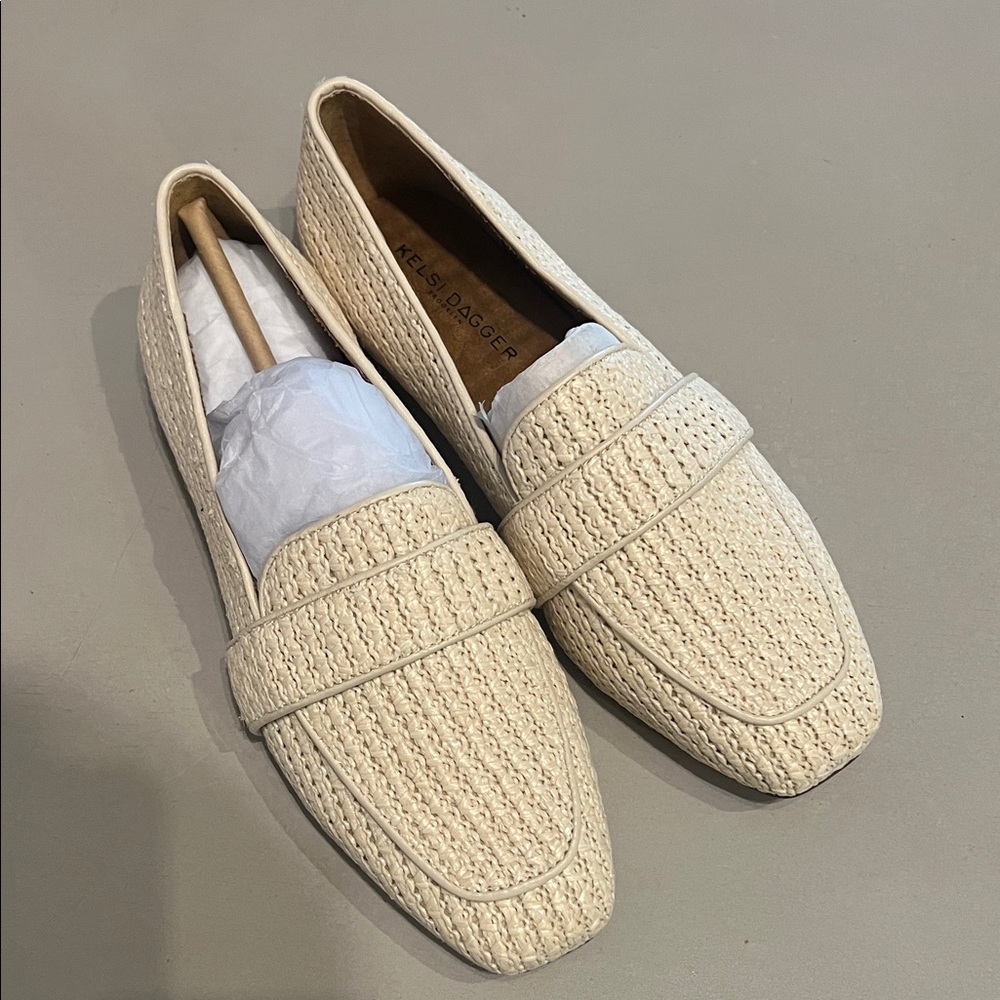 KELSI DAGGER WOMEN’S Cream Loafers